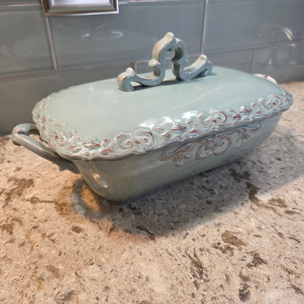 VTG Home Essentials & Beyond Madison Light Blue Ceramic Lidded Tureen Dish